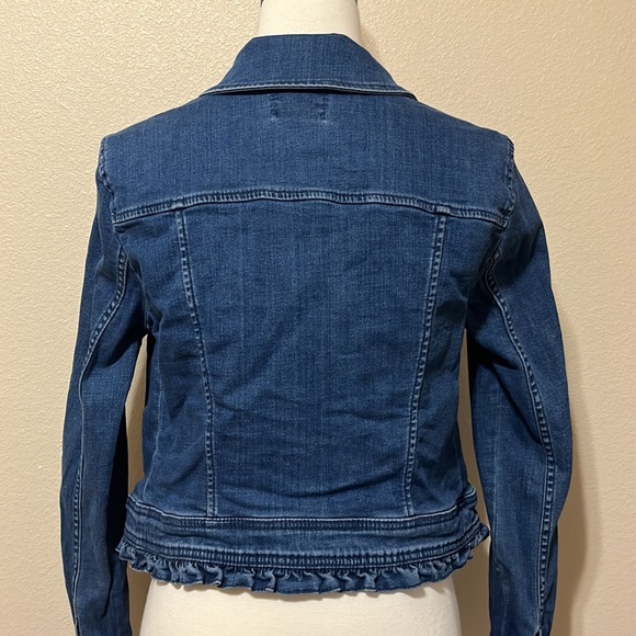 ELLE - Picture 5 of 7